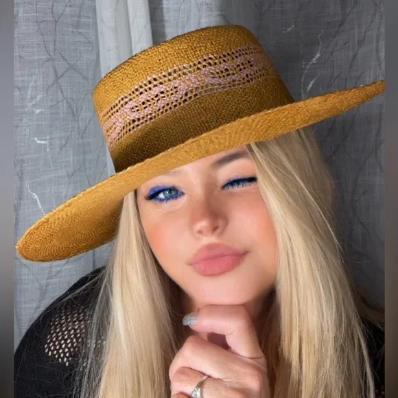 nwt Straw Boater Hat Made by Minga | Unisex Straw Boater Hat with Leather Strap  main image 4